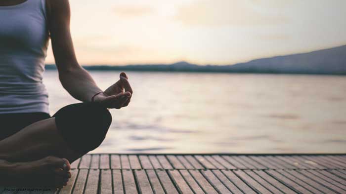 A girl mediating